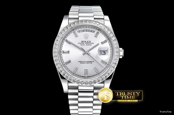 0813 RDD0207F – DayDate Compact 677